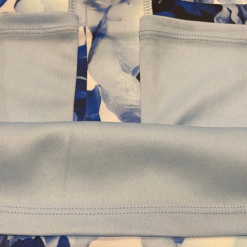 T. Tahari Sleeveless Blue & White Floral Zippered Back NWT Size 4 - Picture 13 of 16